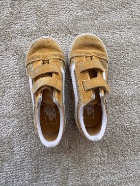 Vans Kids Suede Velcro Sneakers in Mustard and White